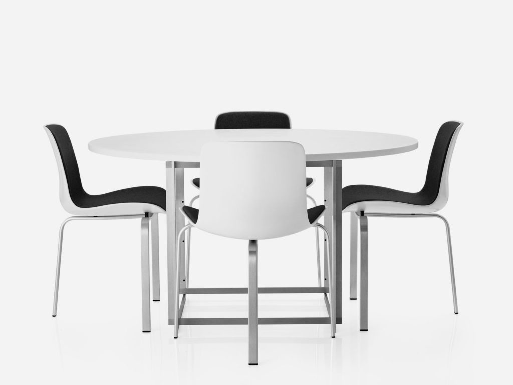 table de repas fritz hansen PK58